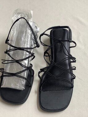 Sandal Black  1 " Heel Elastic Strap Slip On Sz 9 Basic Croft & Barrow Minimal